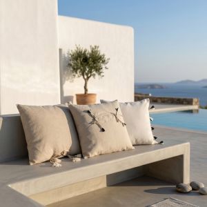 AMMOS 2 ΔΙΑΚΟΣΜΗΤΙΚΟ ΜΑΞΙΛΑΡΙ 50x50cm ΥΦΑΣΜΑ ΛΕΥΚΟ ΜΠΕΖ ΒΑΜΒΑΚΙ