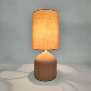 RIVO ΦΩΤΙΣΤΙΚΟ ΕΠΙΤΡΑΠΕΖΙΟ 14x15x31cm ΚΕΡΑΜΙΚΟ ΜΠΕΖ ΥΦΑΣΜΑ ΜΠΕΖ