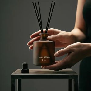 ZOE - ISLAND WHISPER ΑΡΩΜΑΤΙΚΟ ΧΩΡΟΥ 100ml 6.4x6.4x23.3cm ΓΥΑΛΙ ΑΡΩΜΑΤΙΚΟ ΥΓΡΟ