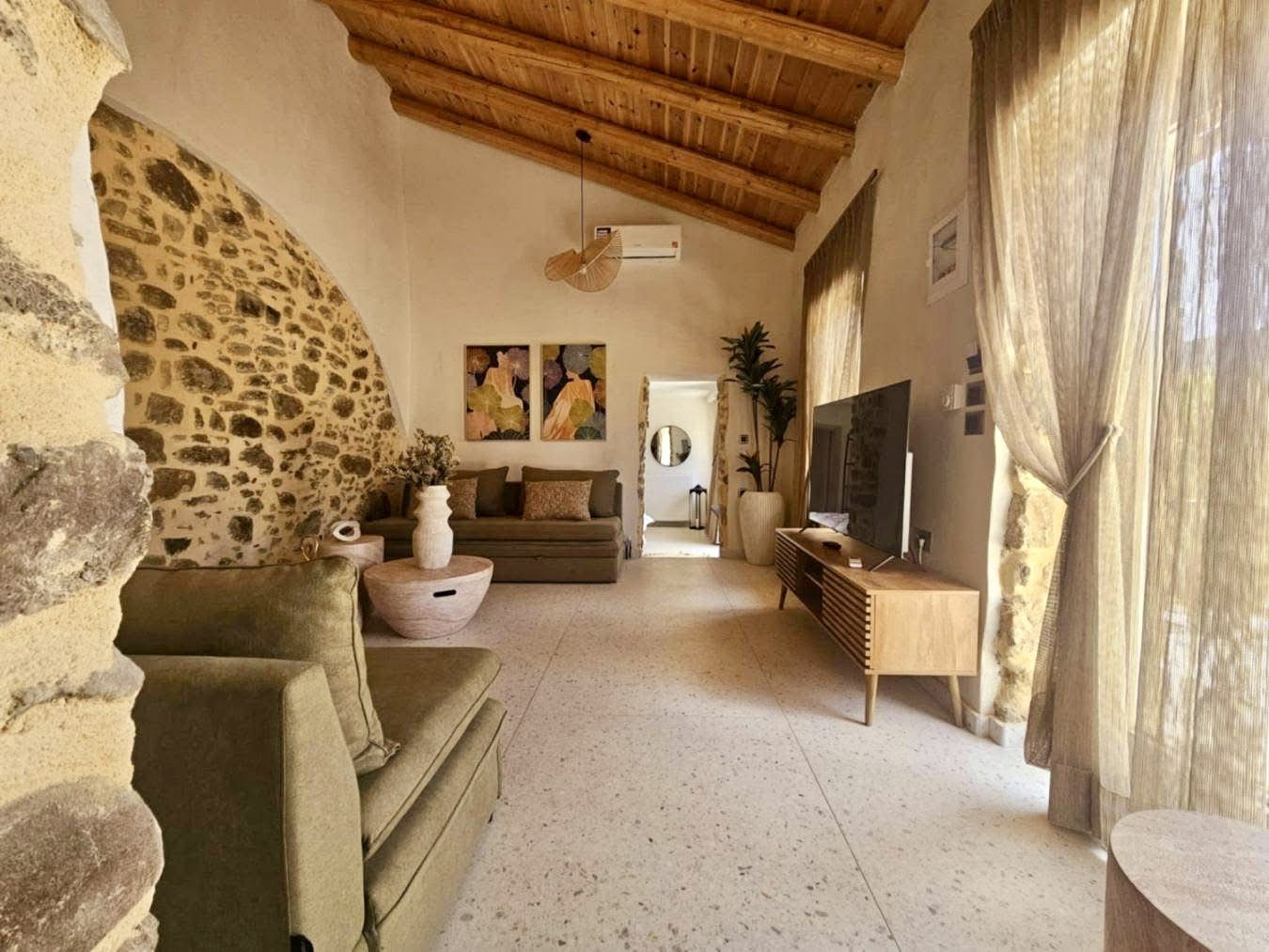 Epiplwsi_Villa_Lilla