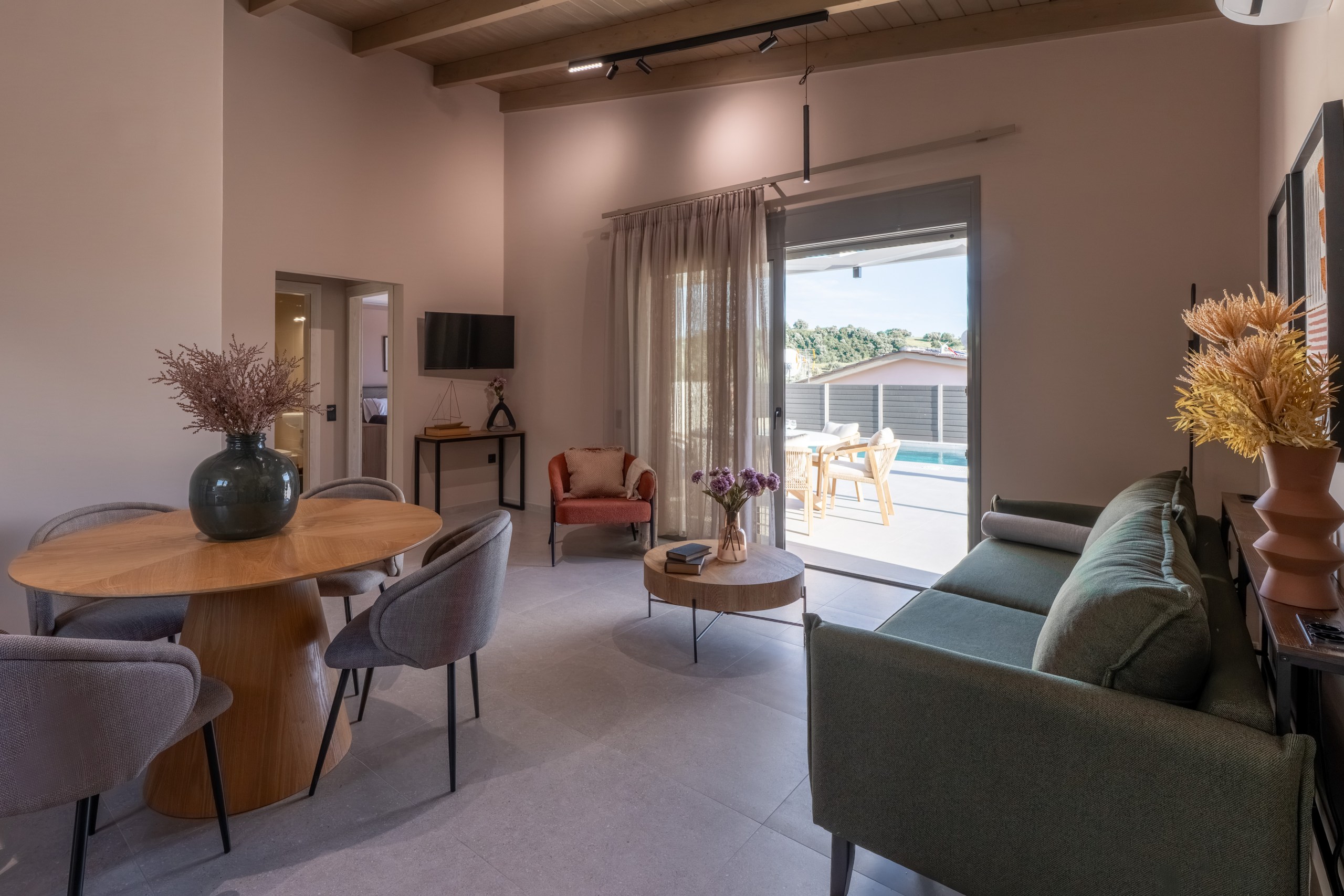 living-room-kastro-hill